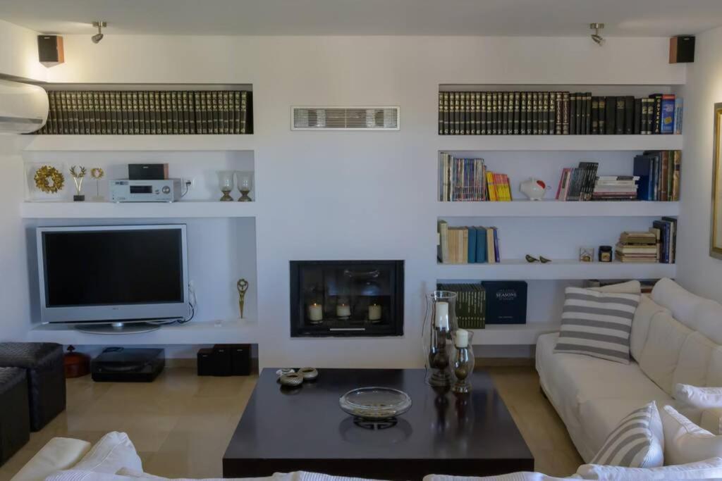 Waves Villa Anavyssos Luaran gambar