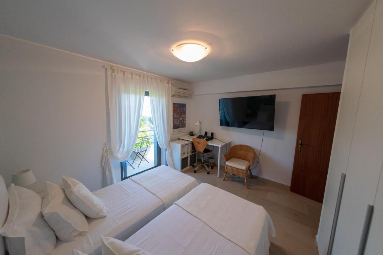 Waves Villa Anavyssos Luaran gambar